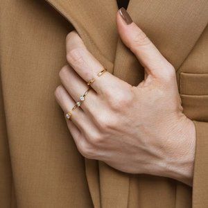 Maison Miru Tiny Crystals Open Ring